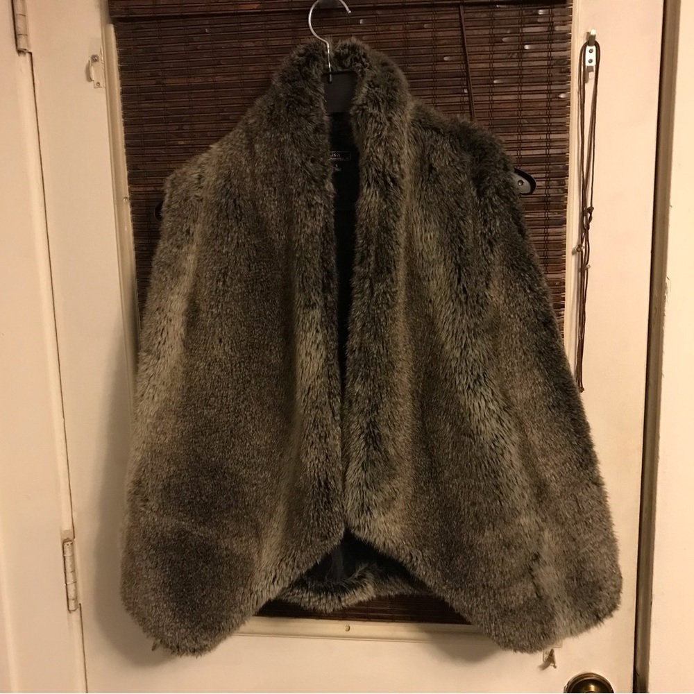 Lisa International size Small Women’s Brown Faux Fur Vest